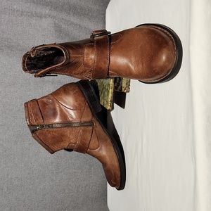 Born Raisa brown leather ankle side zip boots size 7 / 38